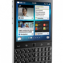 Smartphone BlackBerry - Classic Premium Internet illimité Ecran tactile 3.5Clavier AZERTY complet  Appareil photo 8MPx  Batterie 2500mAh Forfait SFR ou sans abonnement 339.00